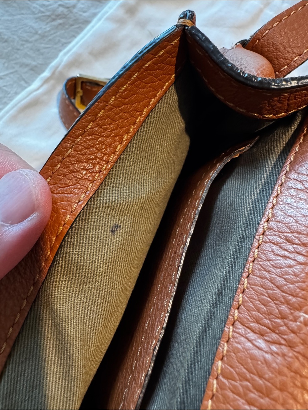 Chloé Marcie Small Crossbody Bag in Grained Calfskin - Tan - Picture 10 of 13